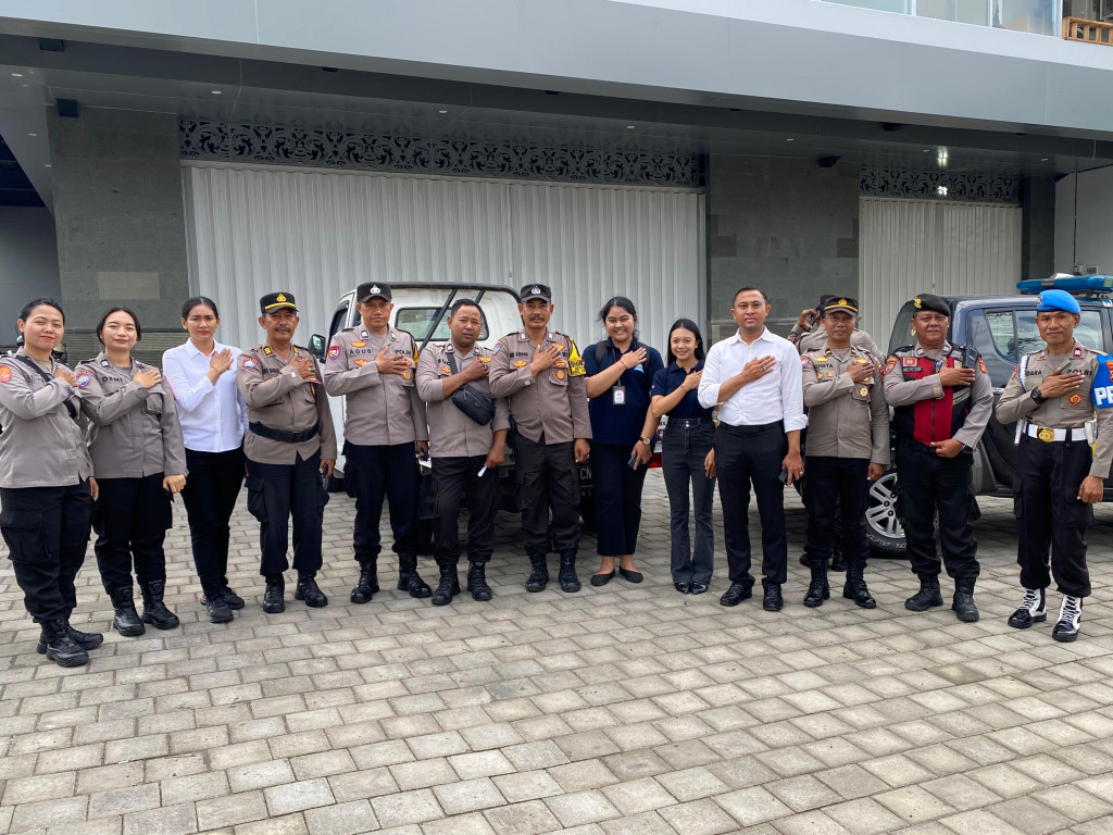 Bhabinkamtibmas Apresiasi Sinergi Pemerintah Desa dalam Gerakan Pangan Murah di Desa Dalung